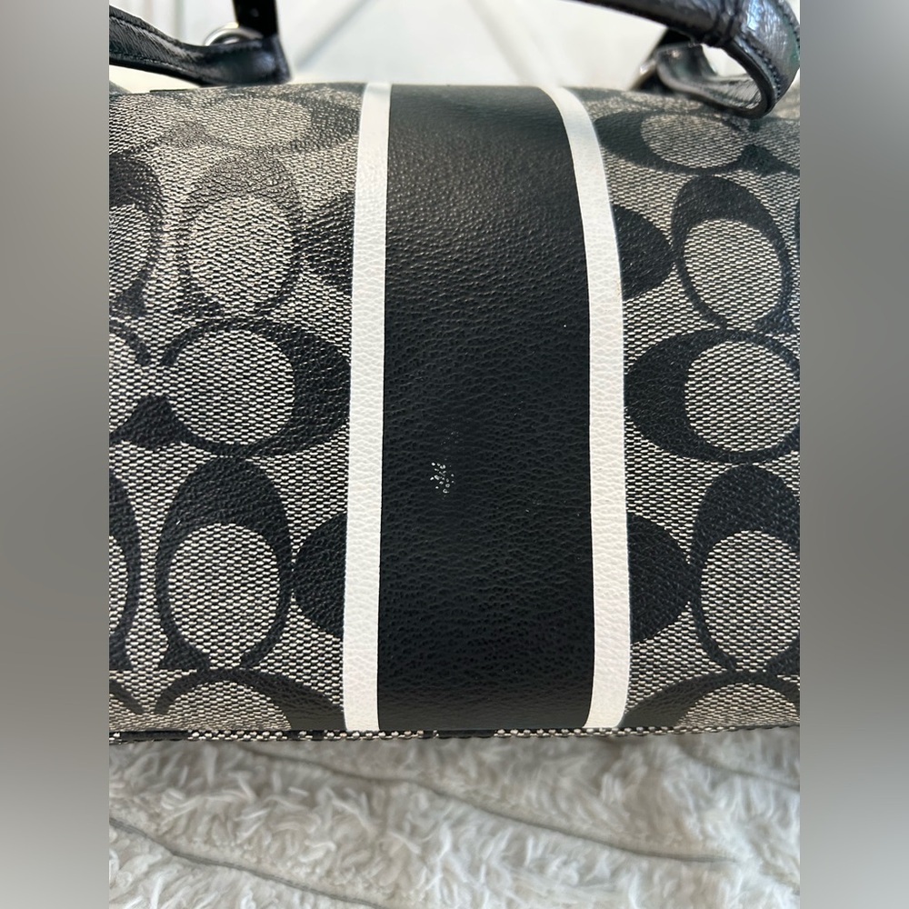 Coach Bag - Picture 4 of 13